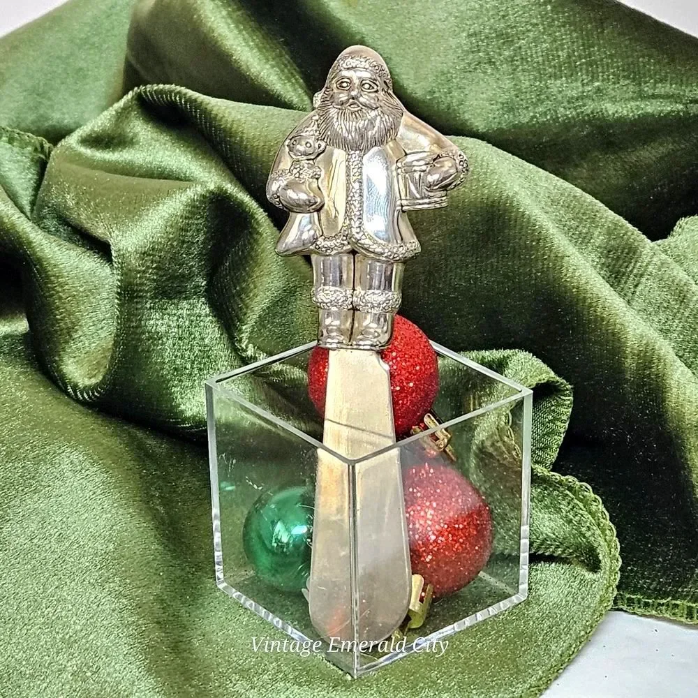 Vtg Silver 3D Santa Clause Holiday Knife Stainless Steel Butter Spreader Silver